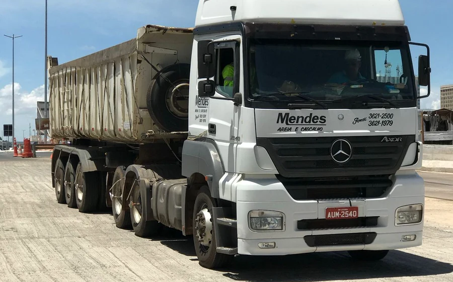Carreta Mendes Areia e Cascalho